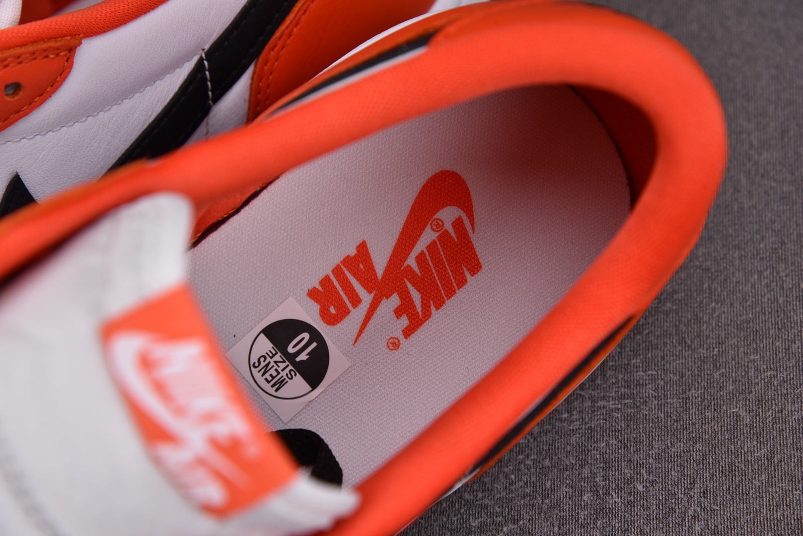 AJ Low 白扣碎 尺码：40-47.5

纯原-Air Jordan 1 Low OG Shatte