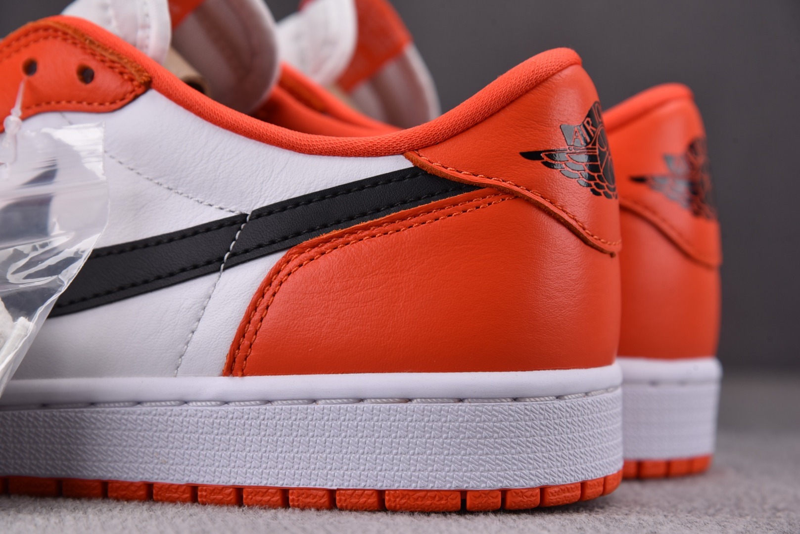 AJ Low 白扣碎 尺码：40-47.5

纯原-Air Jordan 1 Low OG Shatte