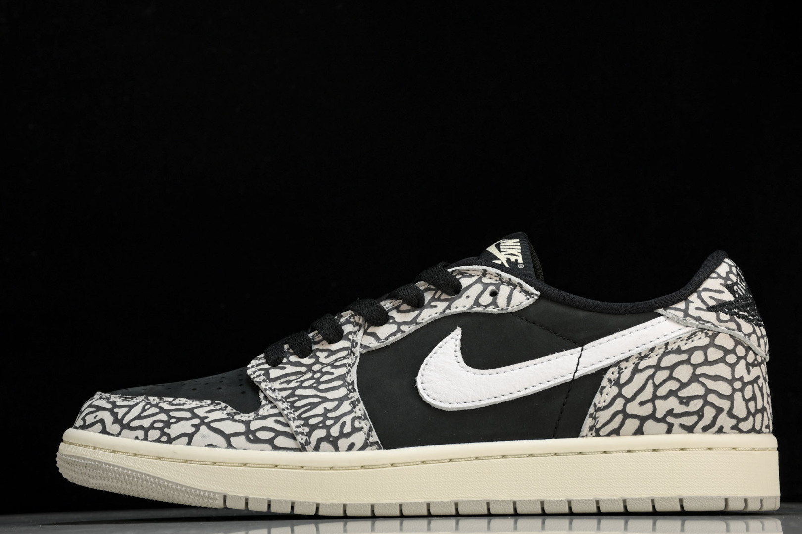 AJ Low爆裂纹 尺码40-47.5

纯原版出品-Air Jordan 1 Retro Low OG