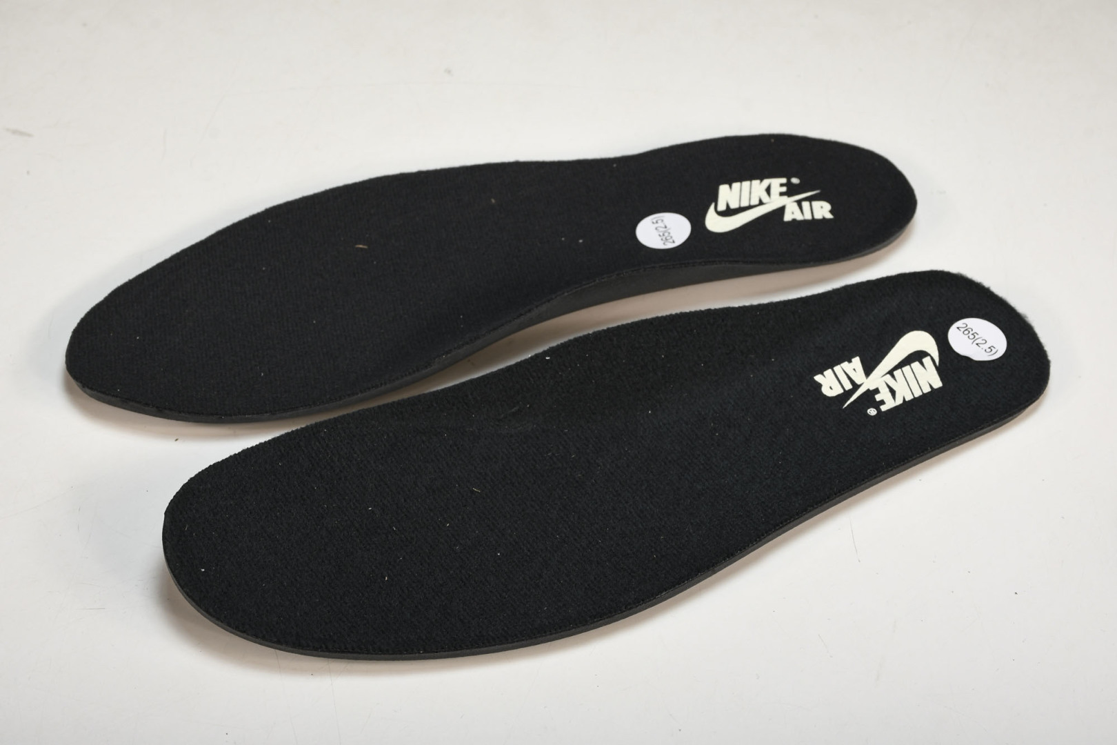 AJ Low爆裂纹 尺码40-47.5

纯原版出品-Air Jordan 1 Retro Low OG