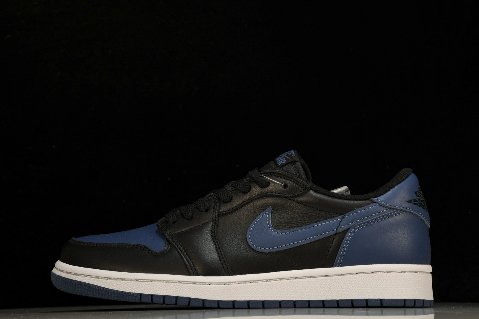 AJ1 LOW 黑蓝  鞋码40-47.5

纯原版出品-Air Jordan 1 Retro Low 