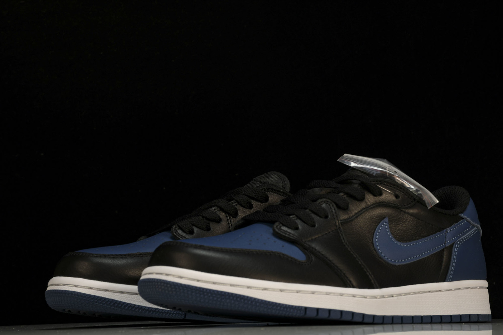 AJ1 LOW 黑蓝  鞋码40-47.5

纯原版出品-Air Jordan 1 Retro Low 