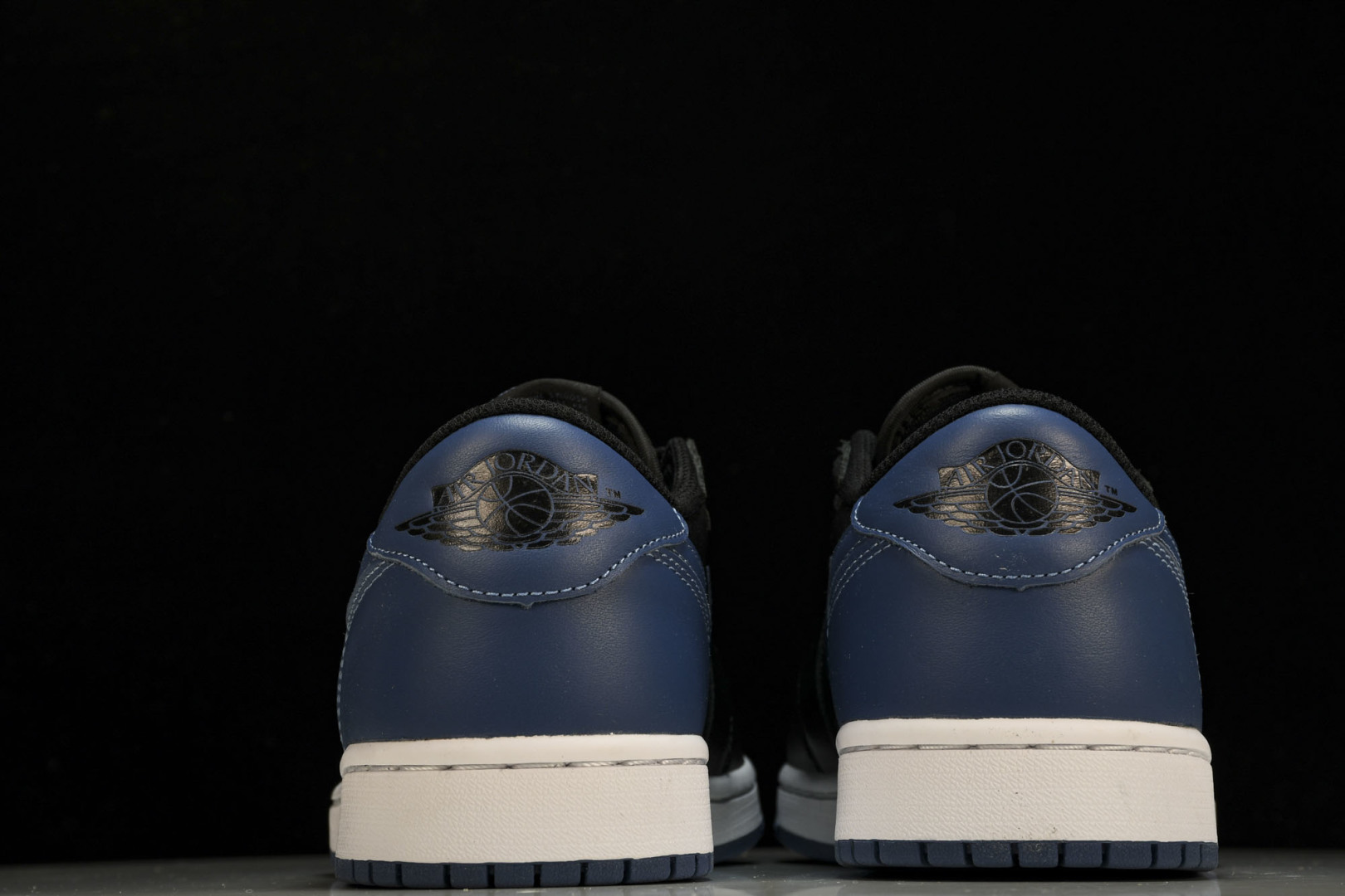 AJ1 LOW 黑蓝  鞋码40-47.5

纯原版出品-Air Jordan 1 Retro Low 