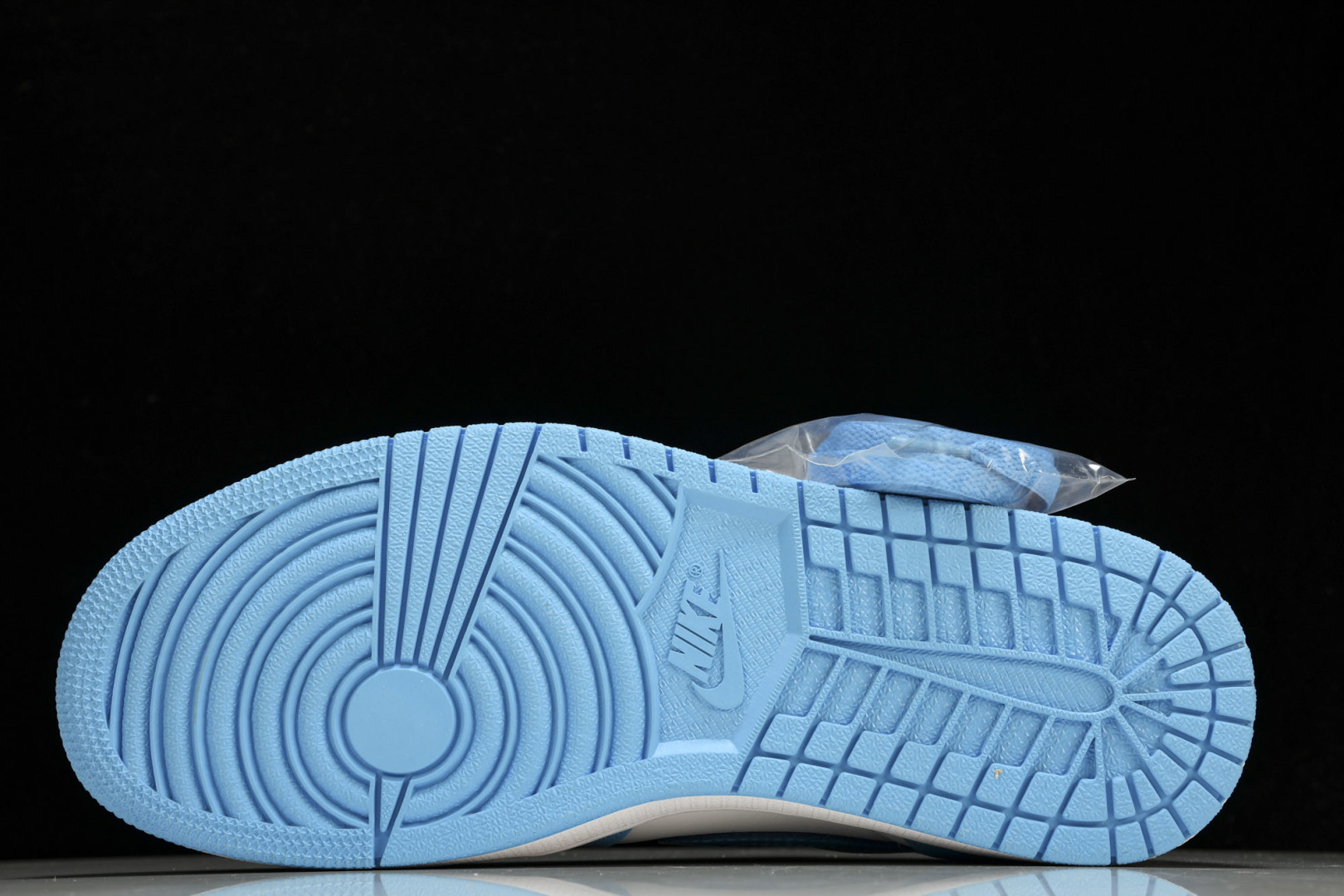 AJLow 北卡蓝 尺码40-47.5

纯原版出品-SB x Air Jordan 1 Low 北卡蓝