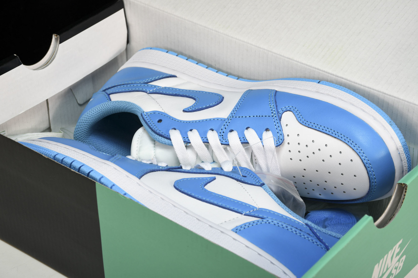 AJLow 北卡蓝 尺码40-47.5

纯原版出品-SB x Air Jordan 1 Low 北卡蓝
