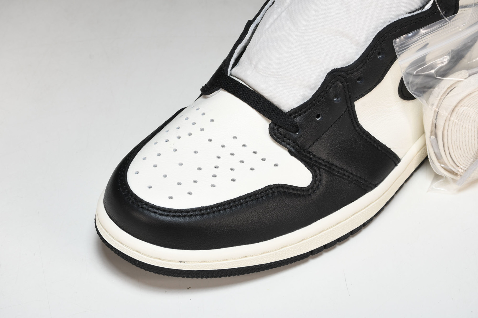 AJ1黑摩卡 尺码36-47.5

纯原出品-Air Jordan 1 Retro High OG‘Da