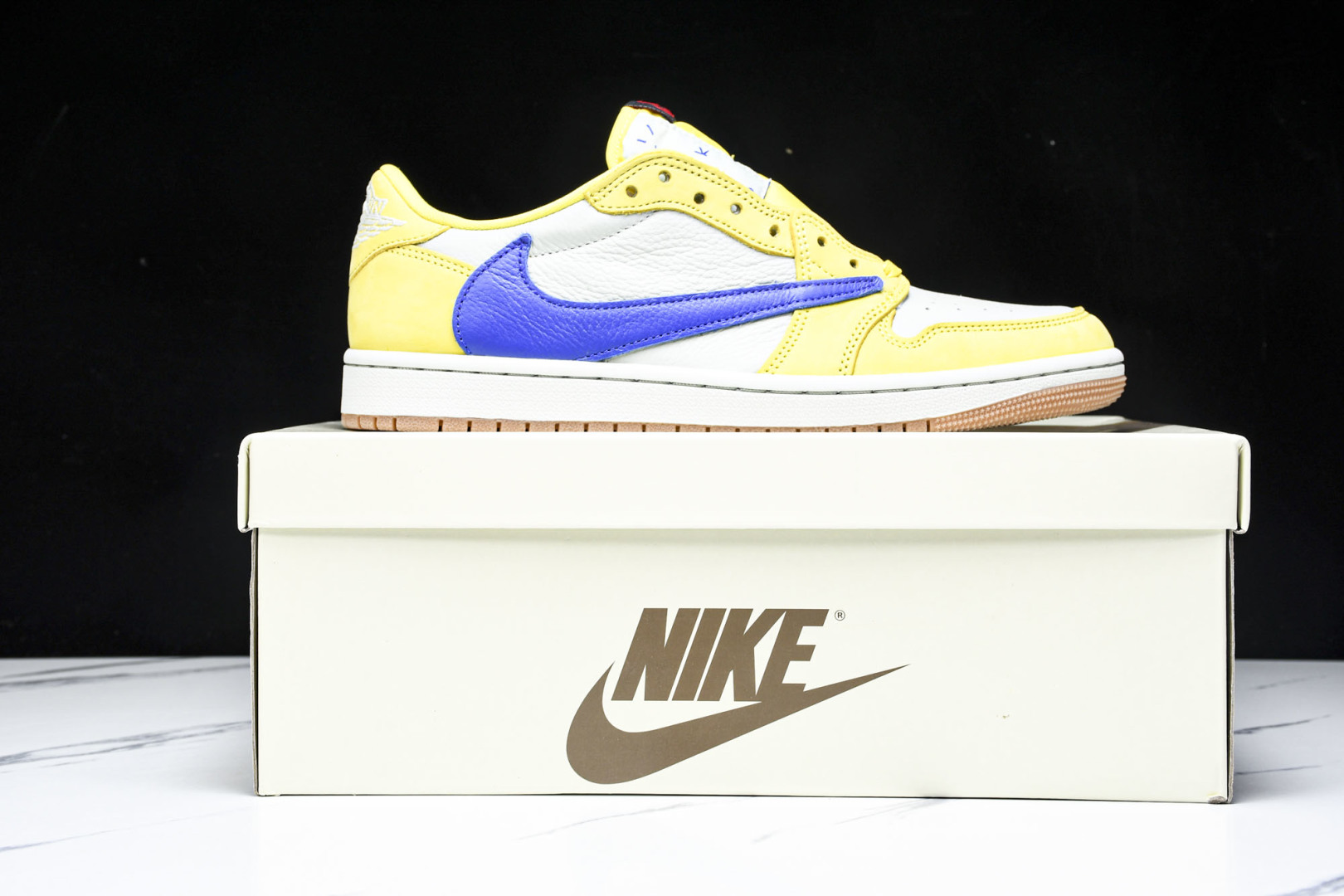 AJ Low金丝雀 尺码40-47.5

纯原版出品-WMNS Travis Scott x Air J