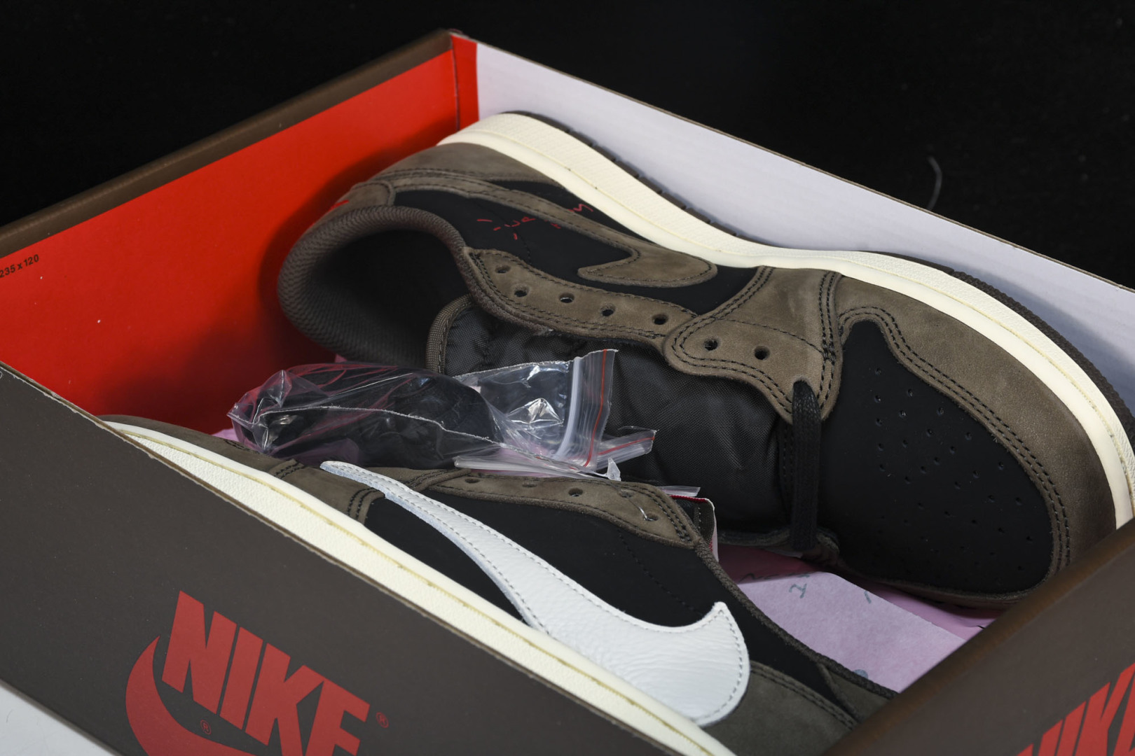 AJ1 Low 尺码40.5-48.5

纯原出品-Travis Scott x Air Jordan 