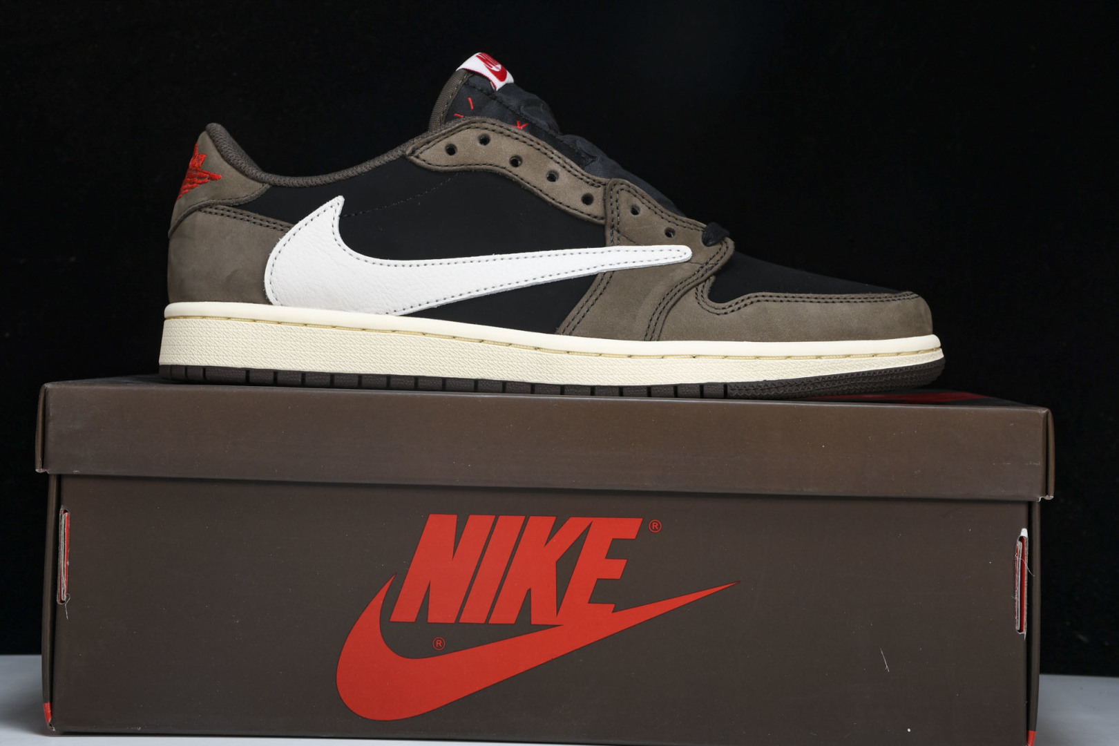 AJ1 Low 尺码40.5-48.5

纯原出品-Travis Scott x Air Jordan 