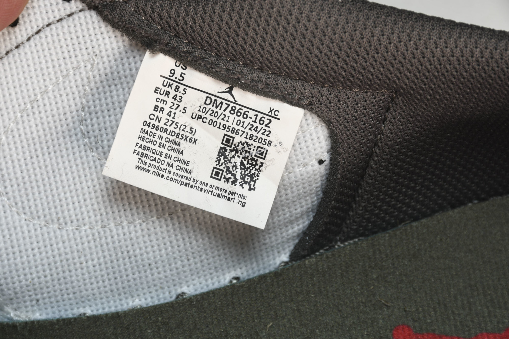 AJ Low 白棕倒钩 尺码36-48.5

纯原版出品-Travis Scott x Air Jord