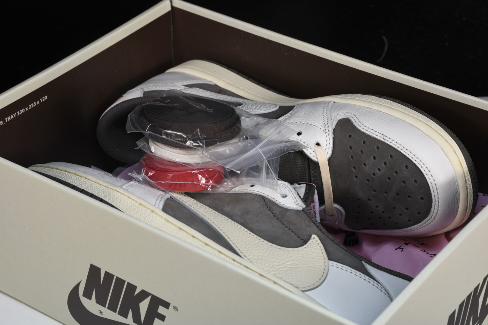 AJ Low 白棕倒钩 尺码36-48.5

纯原版出品-Travis Scott x Air Jord