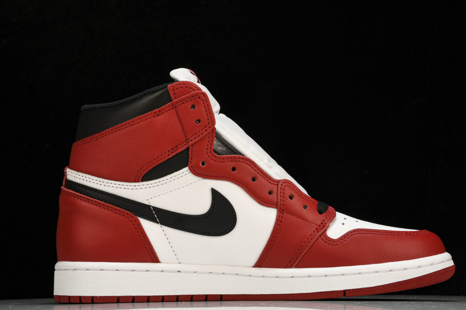 AJ1芝加哥 尺寸40.5-48.5

纯原版出品-Air Jordan 1 Retro High OG