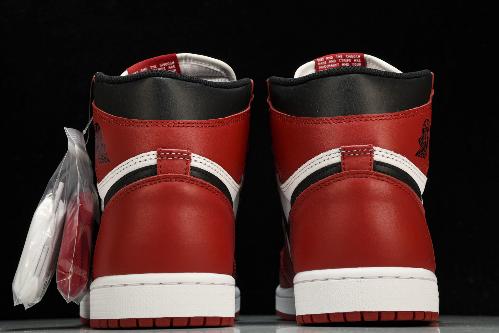 AJ1芝加哥 尺寸40.5-48.5

纯原版出品-Air Jordan 1 Retro High OG
