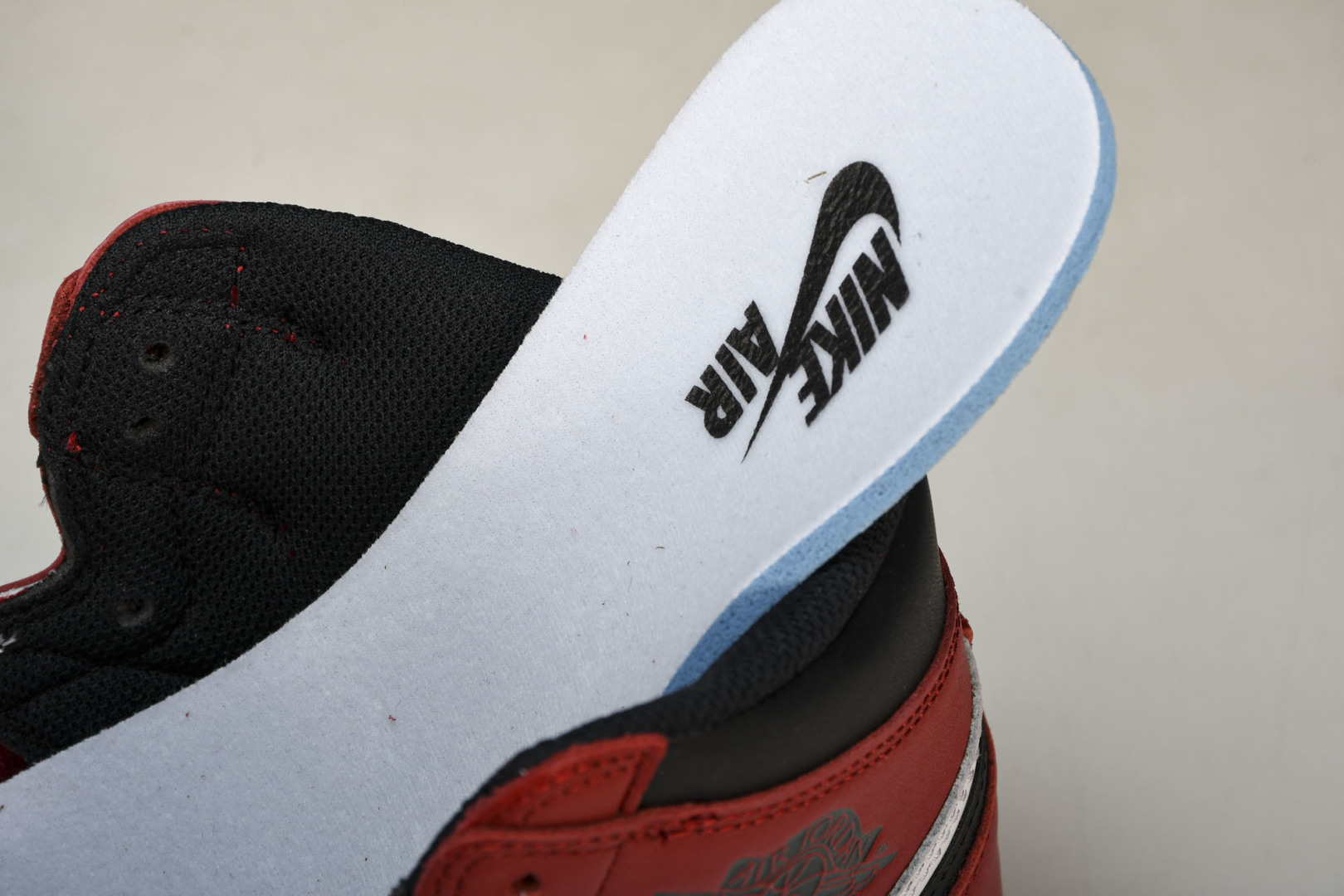AJ1芝加哥 尺寸40.5-48.5

纯原版出品-Air Jordan 1 Retro High OG
