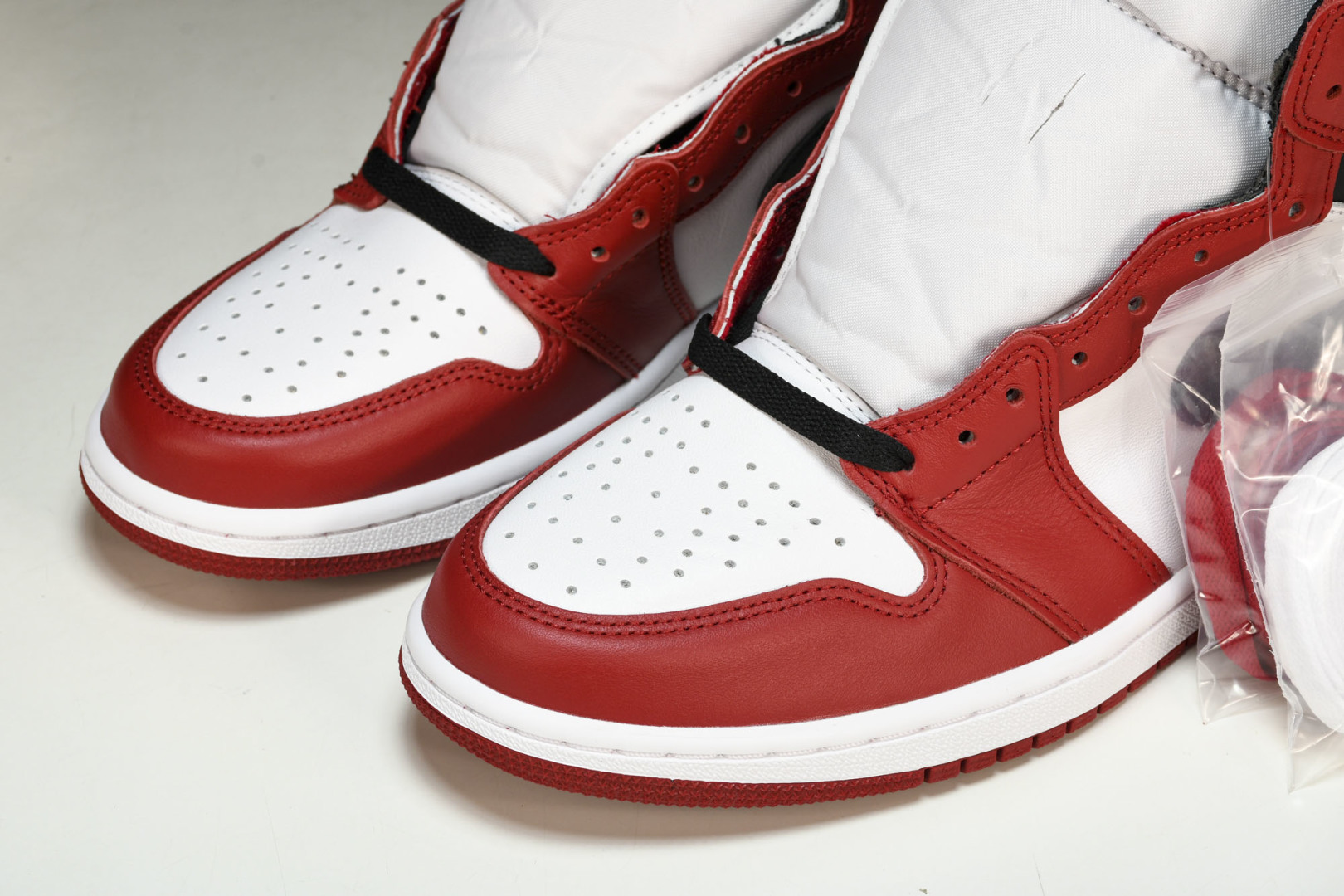 AJ1芝加哥 尺寸40.5-48.5

纯原版出品-Air Jordan 1 Retro High OG