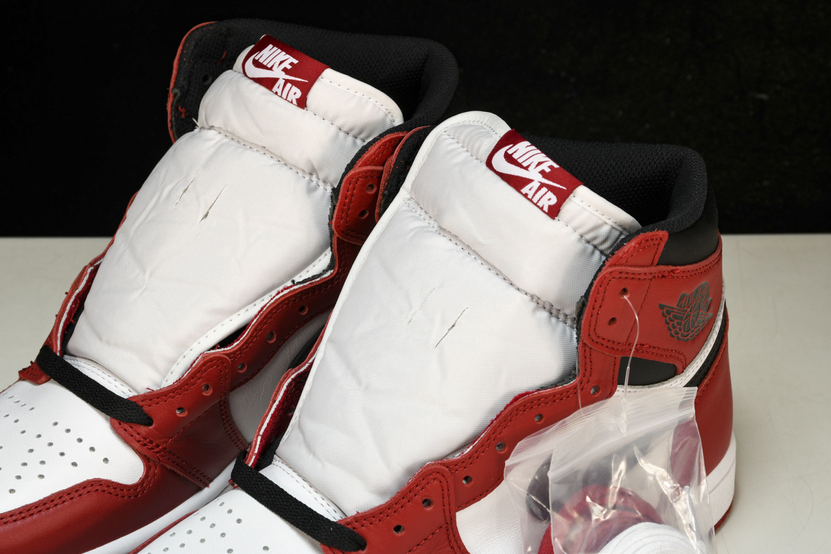 AJ1芝加哥 尺寸40.5-48.5

纯原版出品-Air Jordan 1 Retro High OG