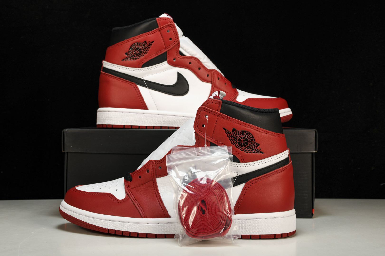 AJ1芝加哥 尺寸40.5-48.5

纯原版出品-Air Jordan 1 Retro High OG