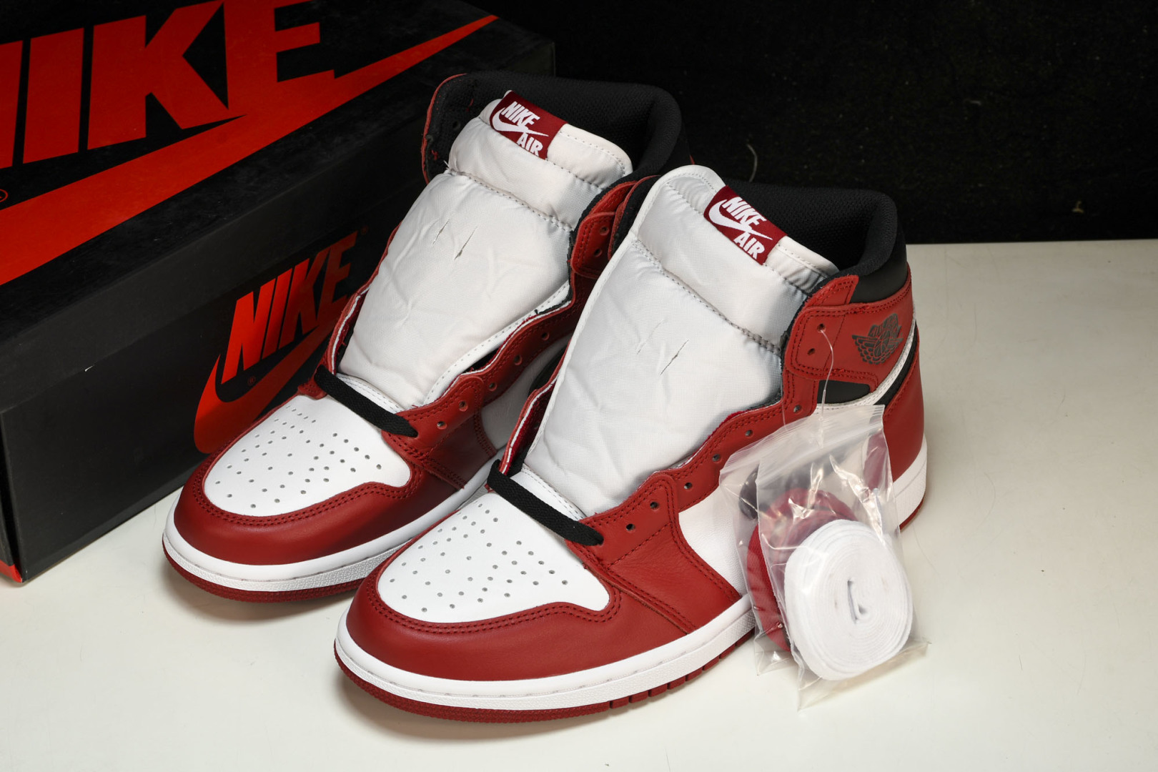 AJ1芝加哥 尺寸40.5-48.5

纯原版出品-Air Jordan 1 Retro High OG