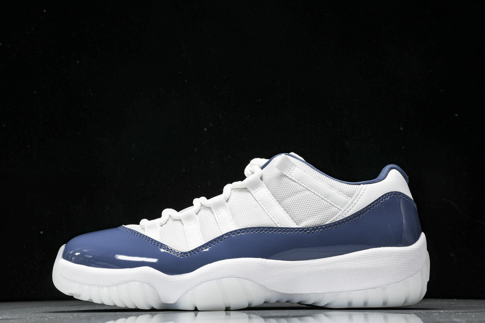 AJ11白蓝 尺码40-48.5

纯原版出品-Air Jordan 11 Low“Diffused B