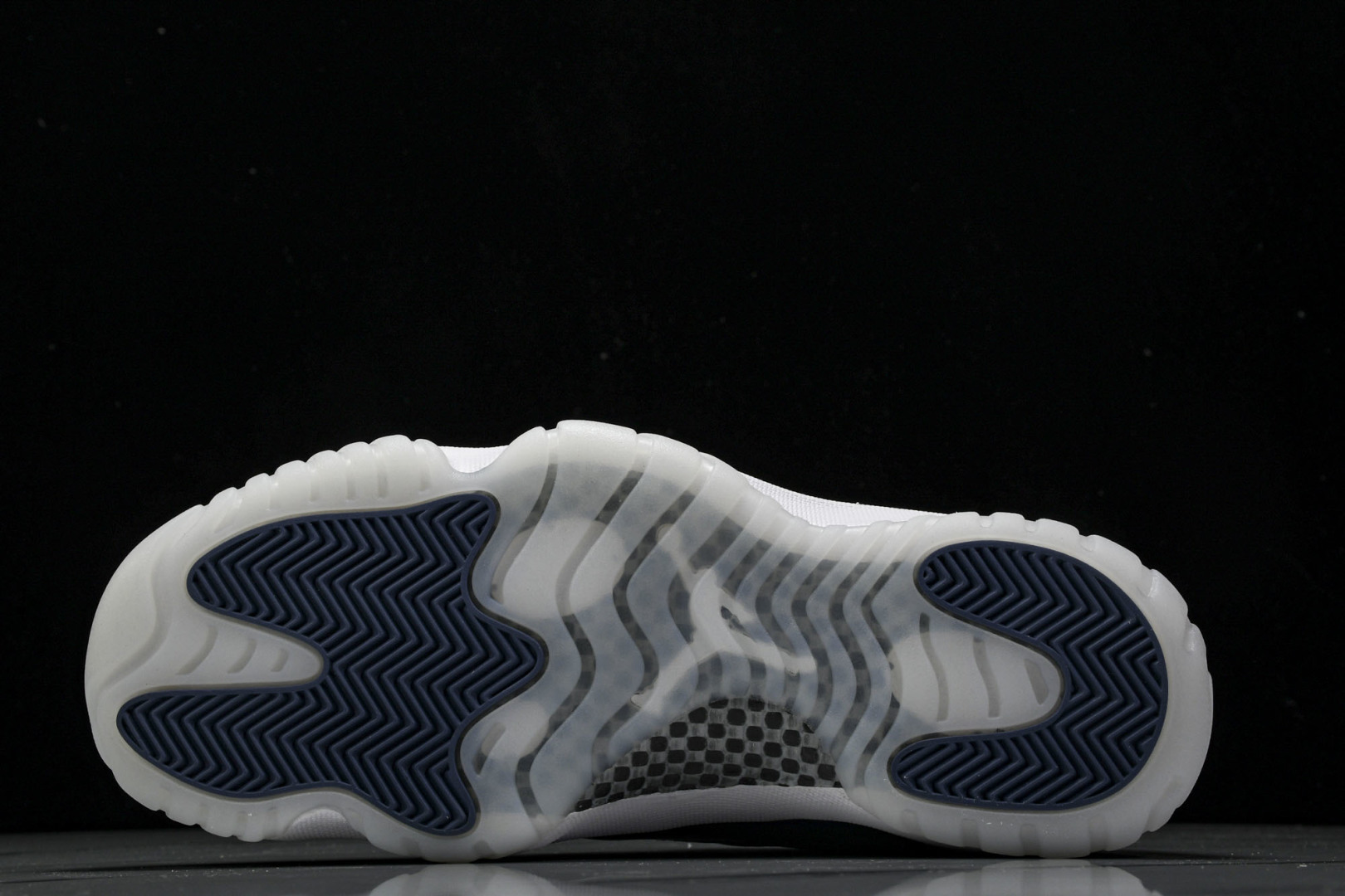 AJ11白蓝 尺码40-48.5

纯原版出品-Air Jordan 11 Low“Diffused B