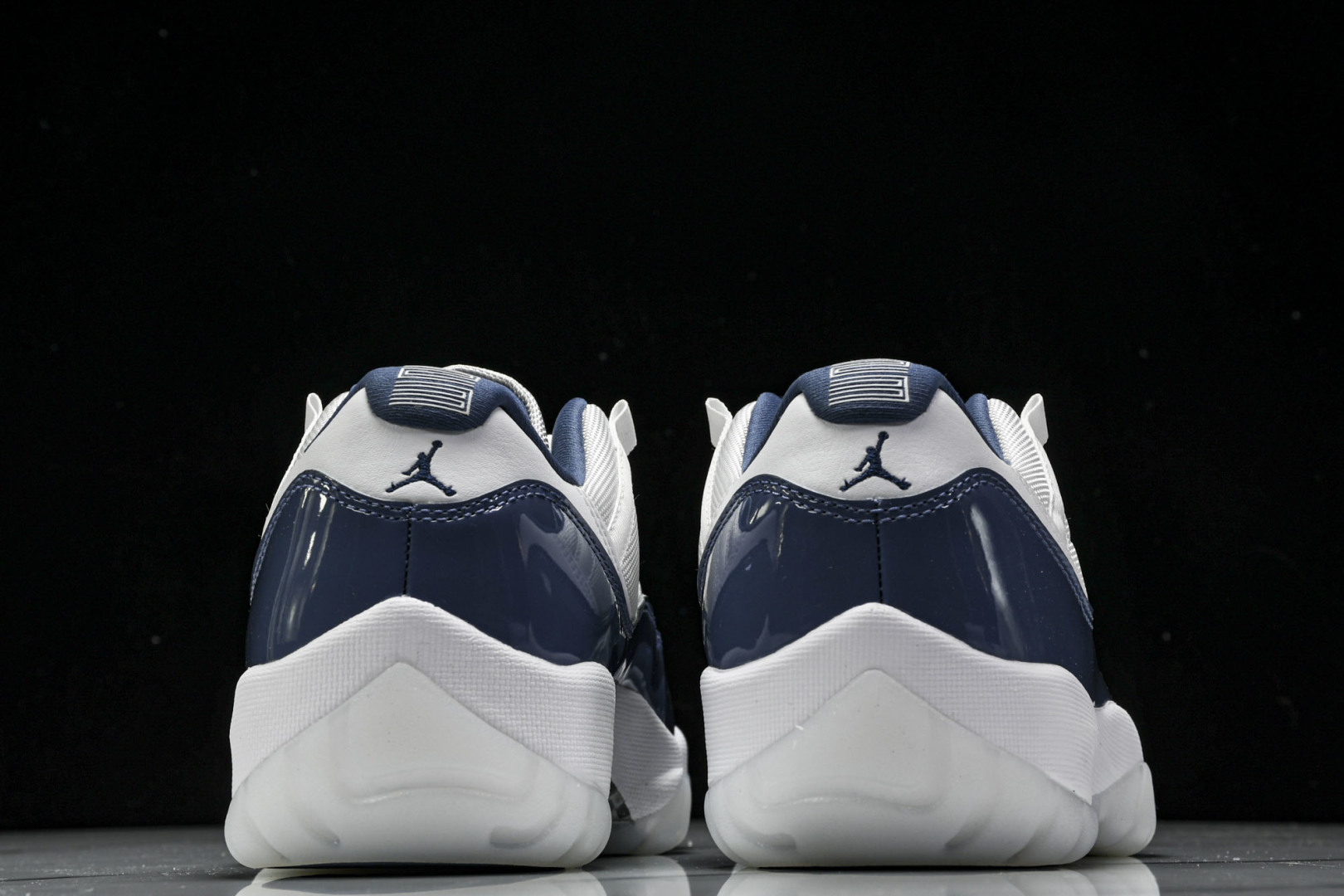 AJ11白蓝 尺码40-48.5

纯原版出品-Air Jordan 11 Low“Diffused B