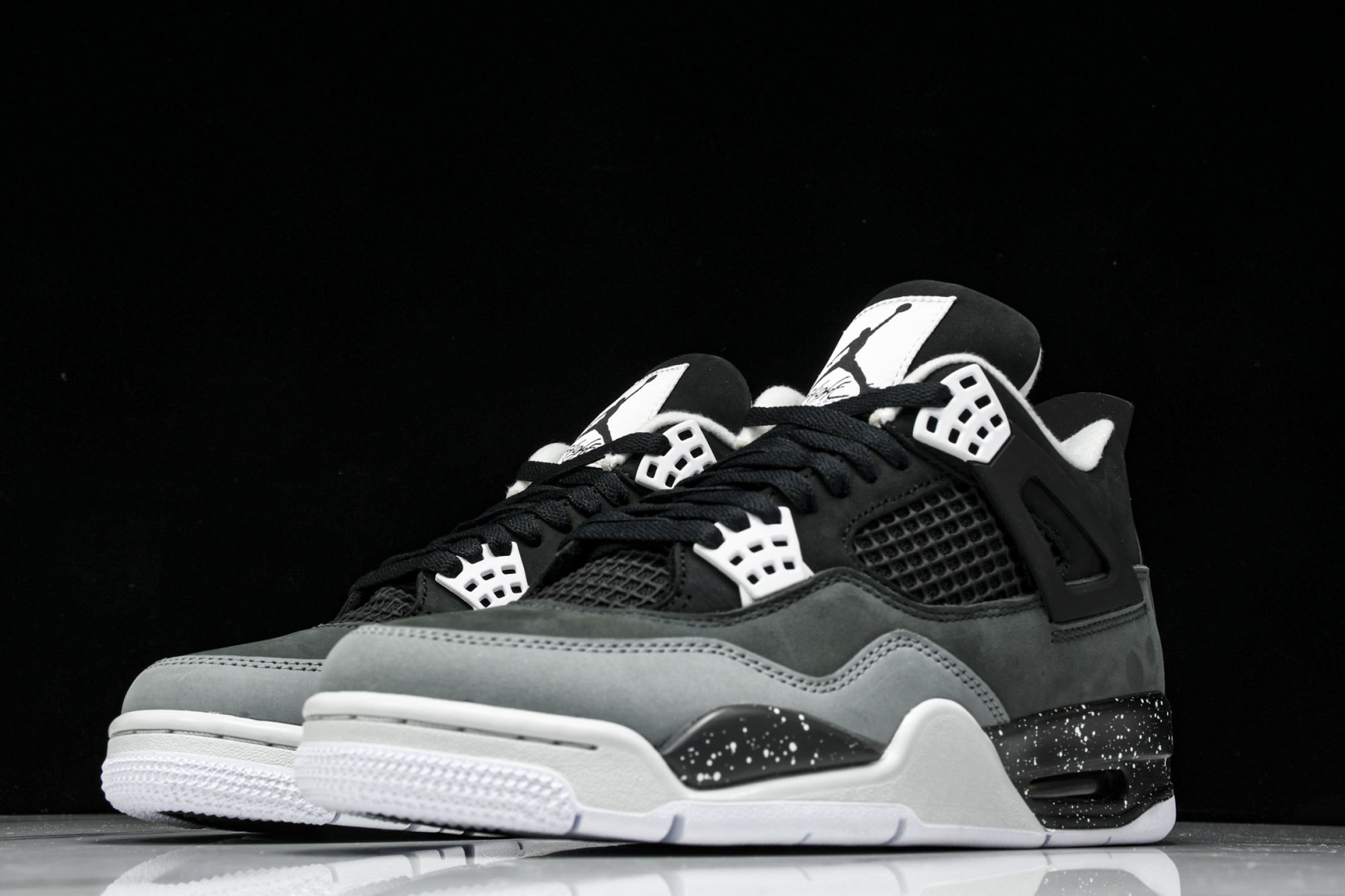 AJ4纯原 尺码40-48.5

纯原版出品-Air Jordan 4 Fear 恐惧 黑灰 FQ813