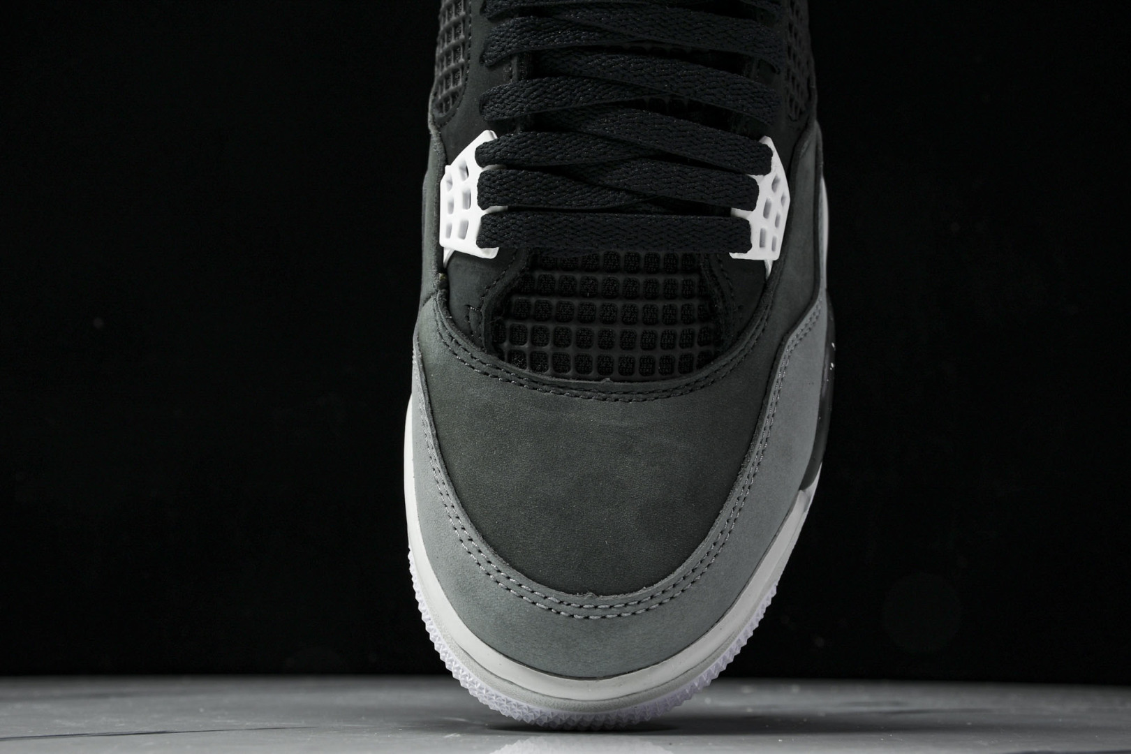 AJ4纯原 尺码40-48.5

纯原版出品-Air Jordan 4 Fear 恐惧 黑灰 FQ813