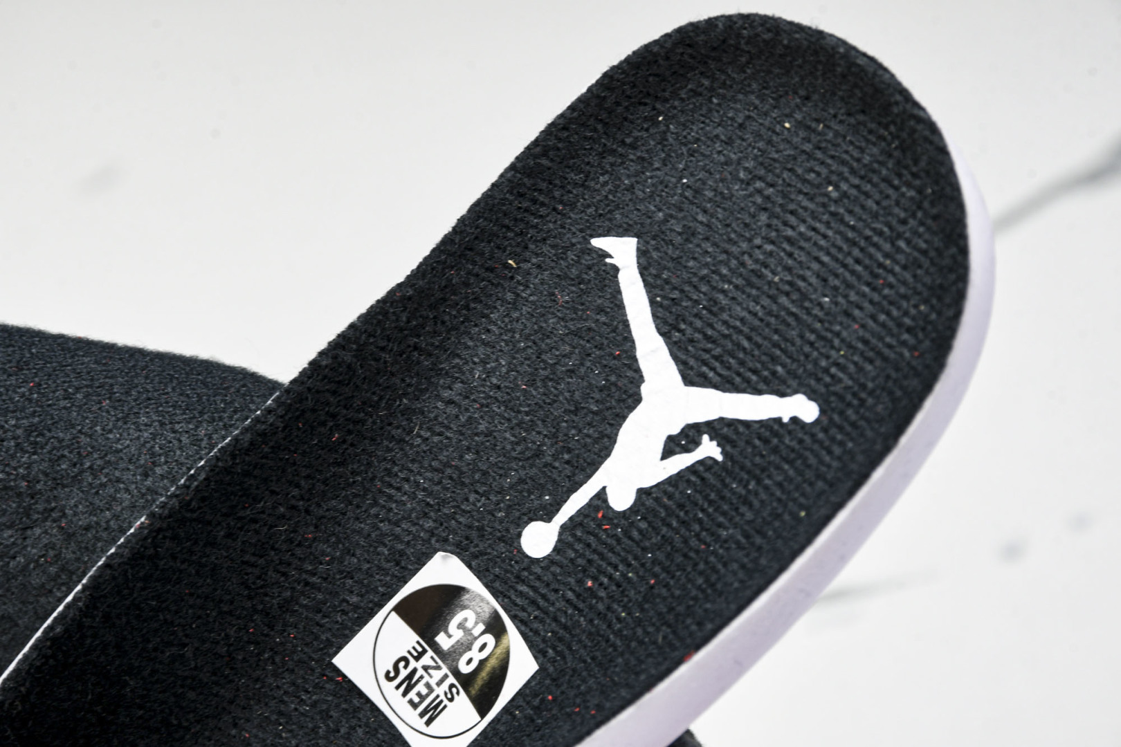 AJ5 尺码40.5-47.5

纯原版出品-Air Jordan 5 Retro Raging Bul