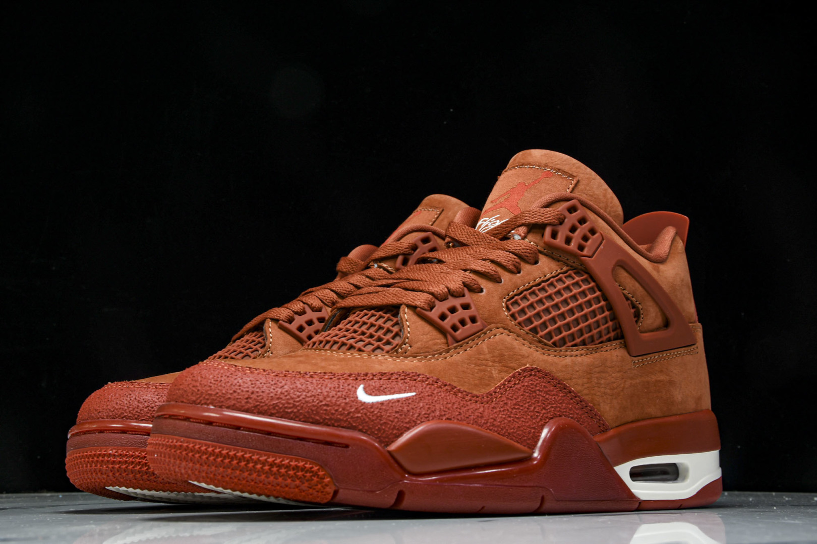 AJ4 尺码40-48.5

纯原版出品-Nigel Sylvester x Air Jordan Ai