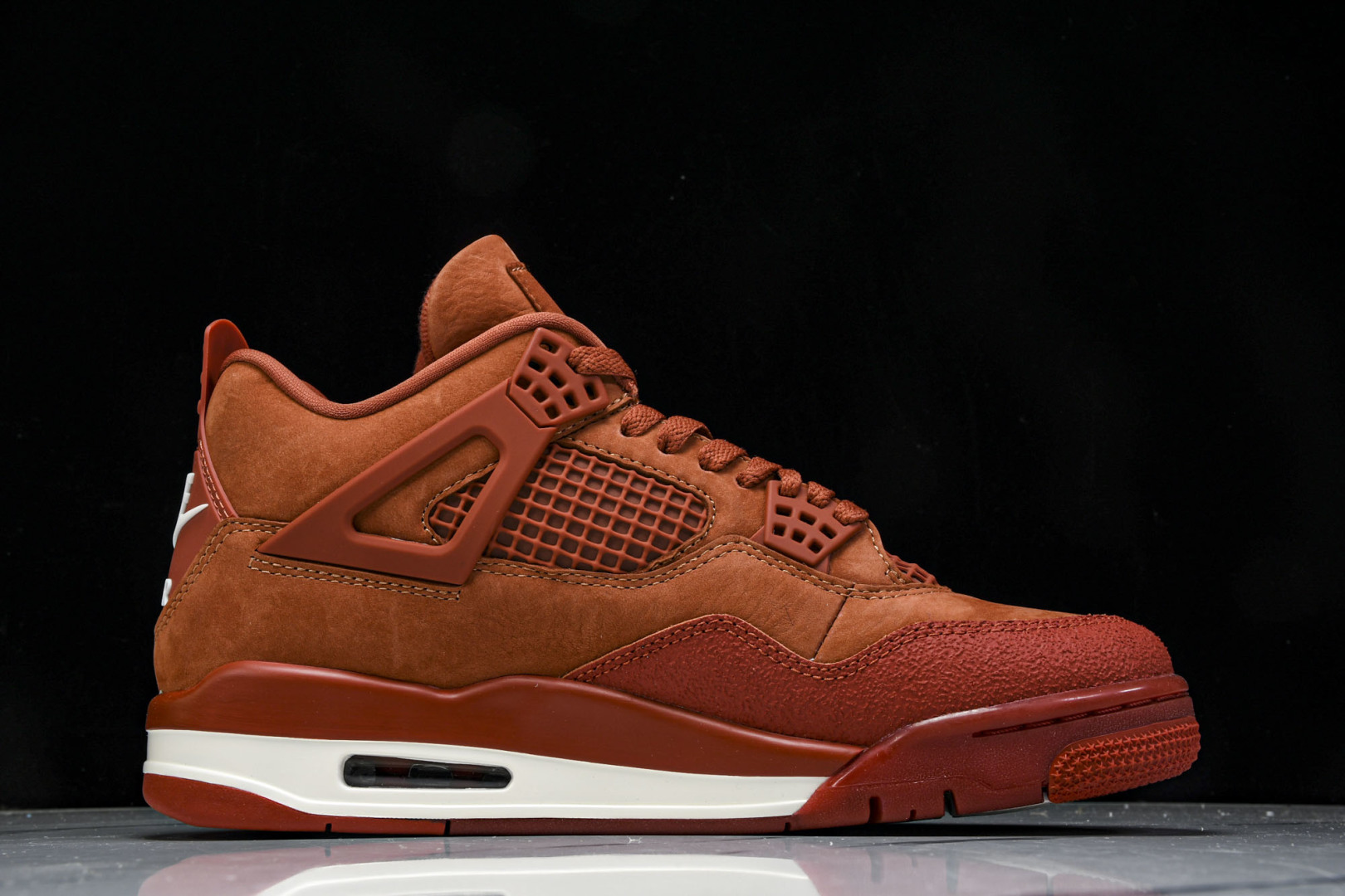 AJ4 尺码40-48.5

纯原版出品-Nigel Sylvester x Air Jordan Ai