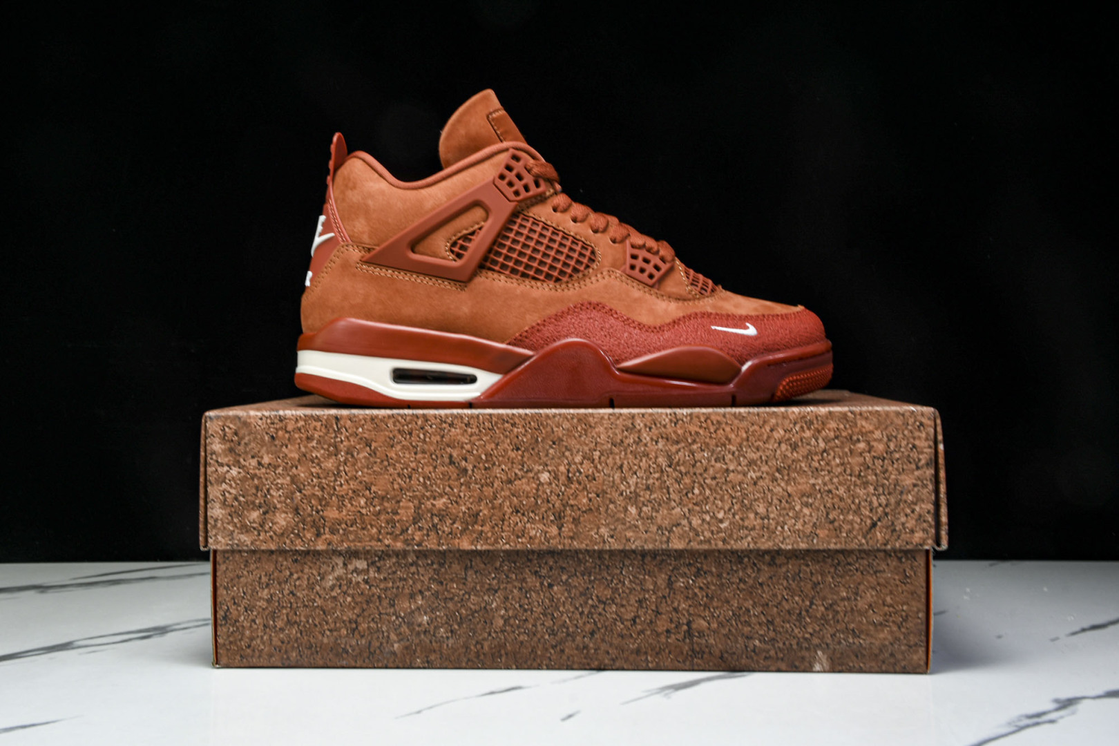 AJ4 尺码40-48.5

纯原版出品-Nigel Sylvester x Air Jordan Ai