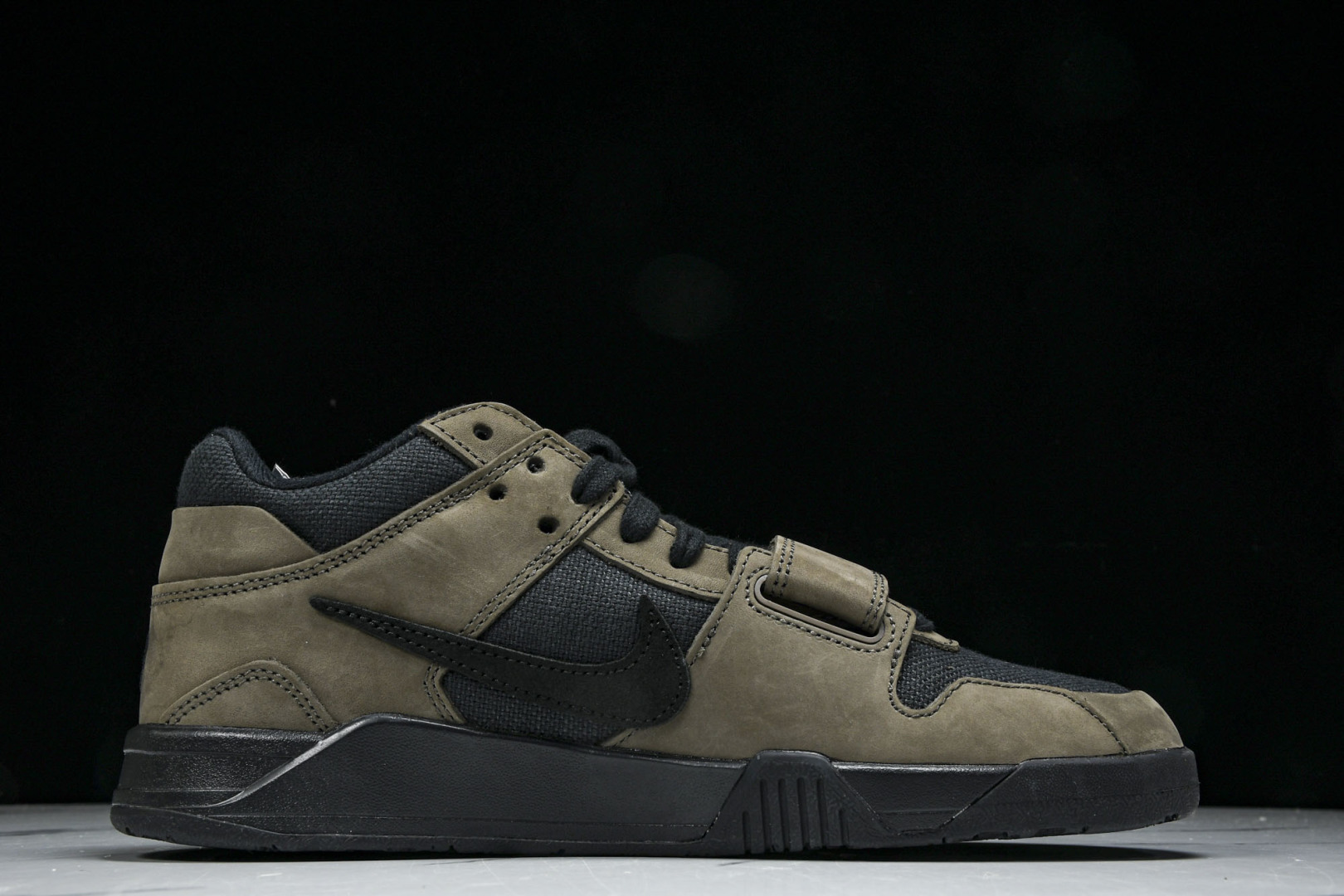 AJ Low黑棕 尺码40-48.5

纯原版出品-Travis Scott x Jordan Jump