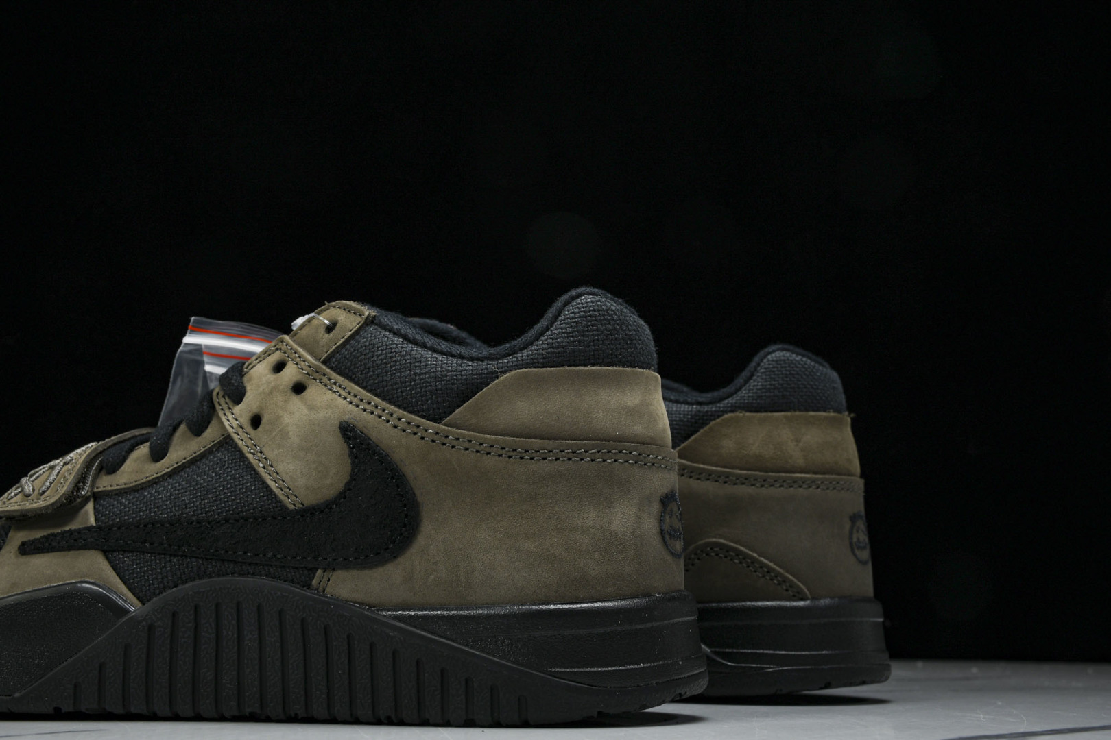 AJ Low黑棕 尺码40-48.5

纯原版出品-Travis Scott x Jordan Jump
