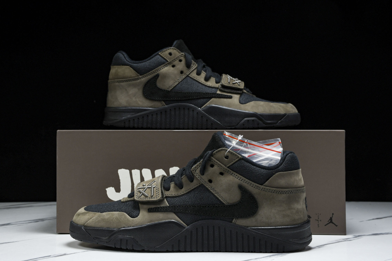 AJ Low黑棕 尺码40-48.5

纯原版出品-Travis Scott x Jordan Jump