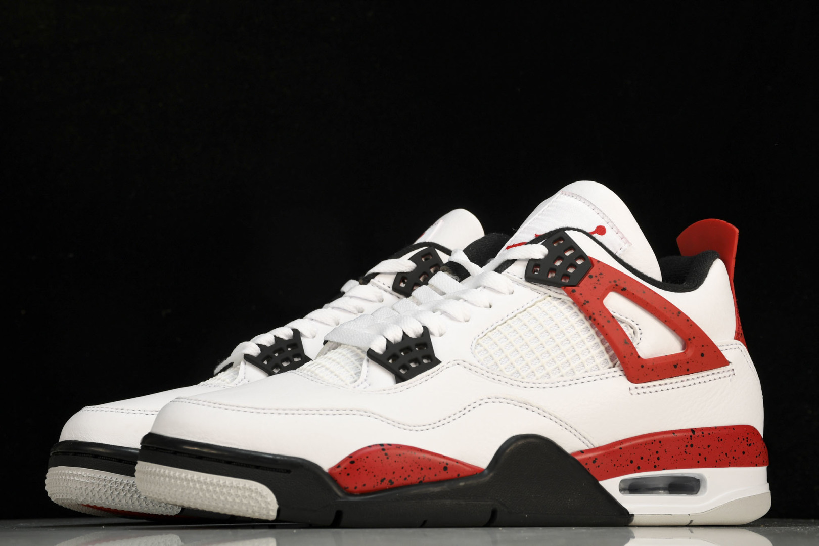 AJ4 尺码36-47.5

纯原版出品-Air Jordan 4 “Red Cement”白红水泥 d
