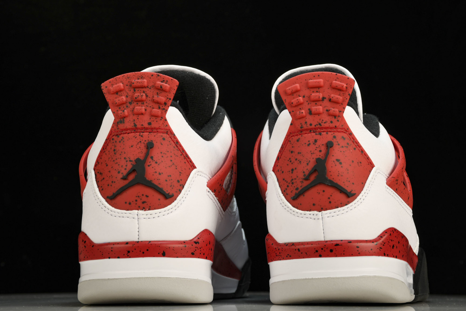 AJ4 尺码36-47.5

纯原版出品-Air Jordan 4 “Red Cement”白红水泥 d