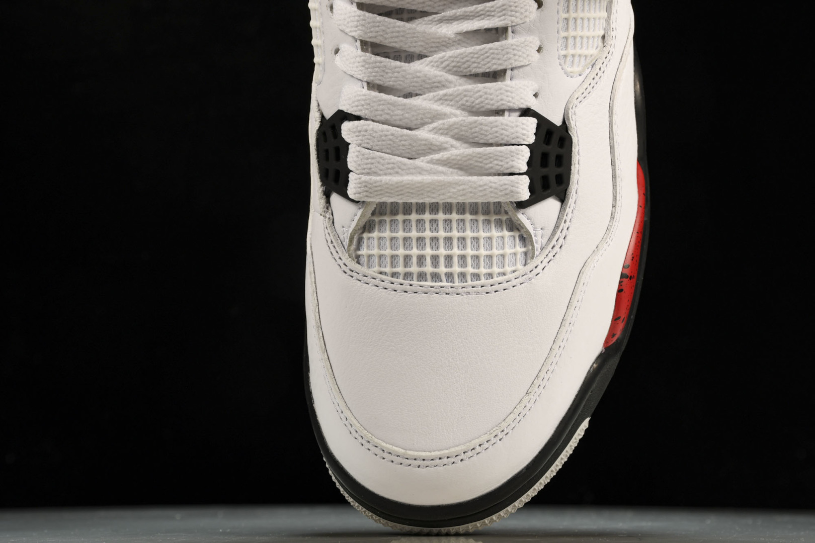 AJ4 尺码36-47.5

纯原版出品-Air Jordan 4 “Red Cement”白红水泥 d
