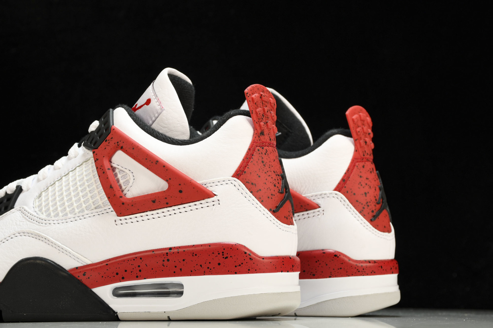AJ4 尺码36-47.5

纯原版出品-Air Jordan 4 “Red Cement”白红水泥 d