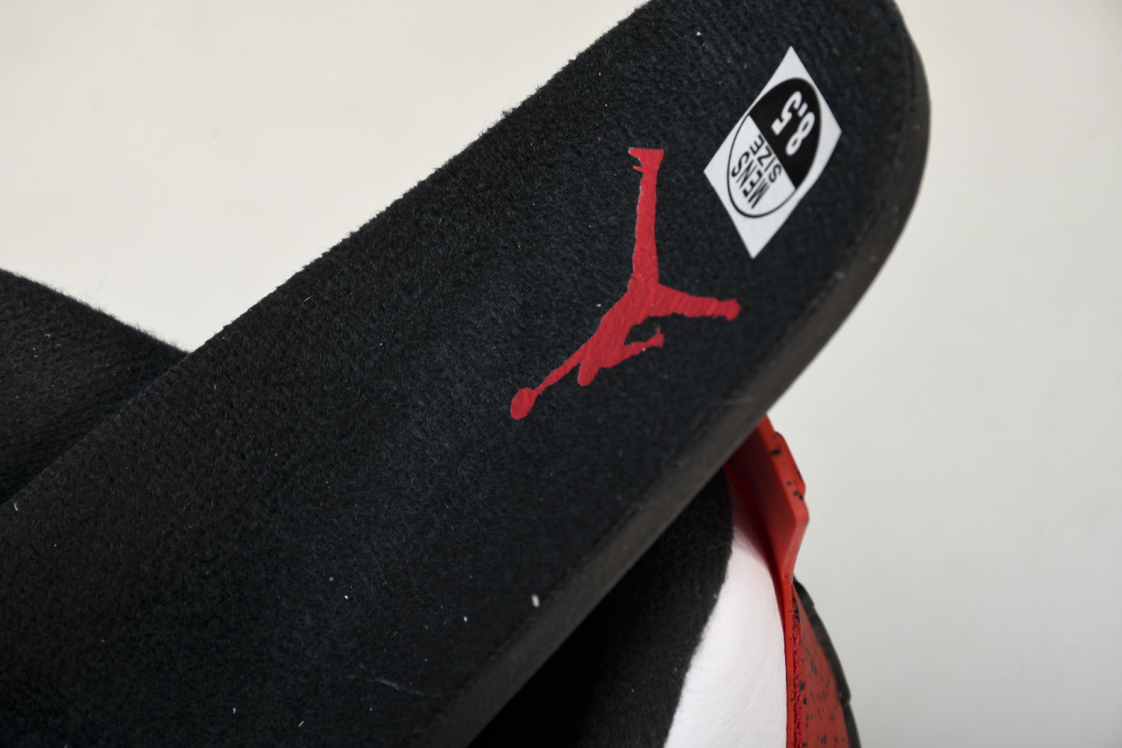 AJ4 尺码36-47.5

纯原版出品-Air Jordan 4 “Red Cement”白红水泥 d