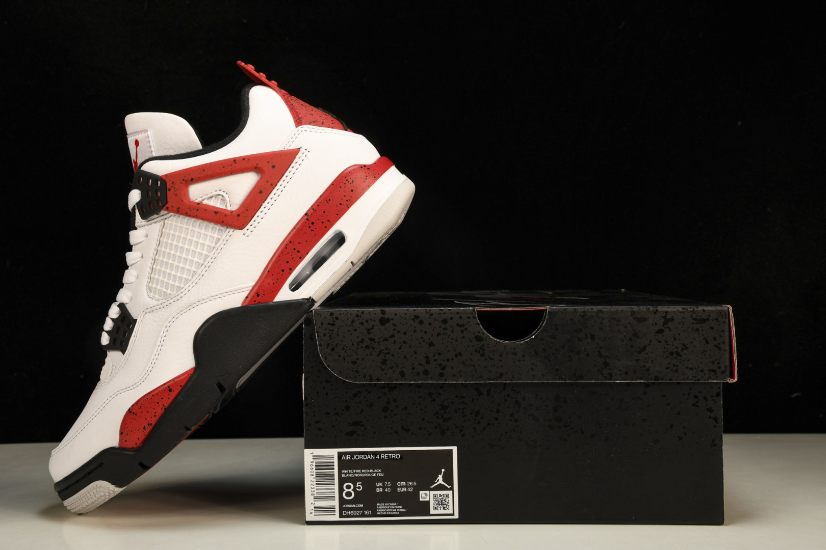 AJ4 尺码36-47.5

纯原版出品-Air Jordan 4 “Red Cement”白红水泥 d