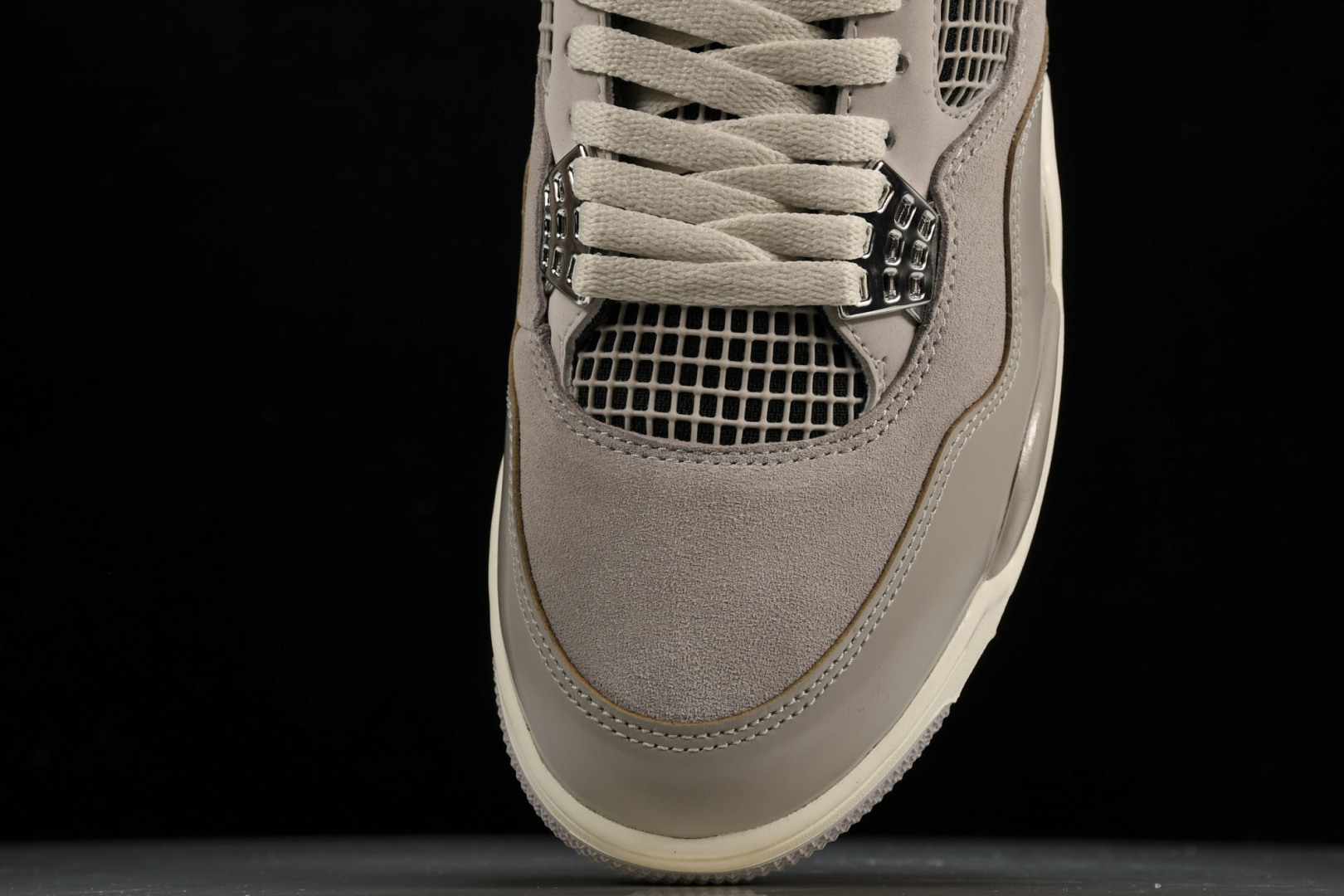 AJ4 尺码40.5-48.5

纯原版出品-Air Jordan 4  WMNS Frozen Mom
