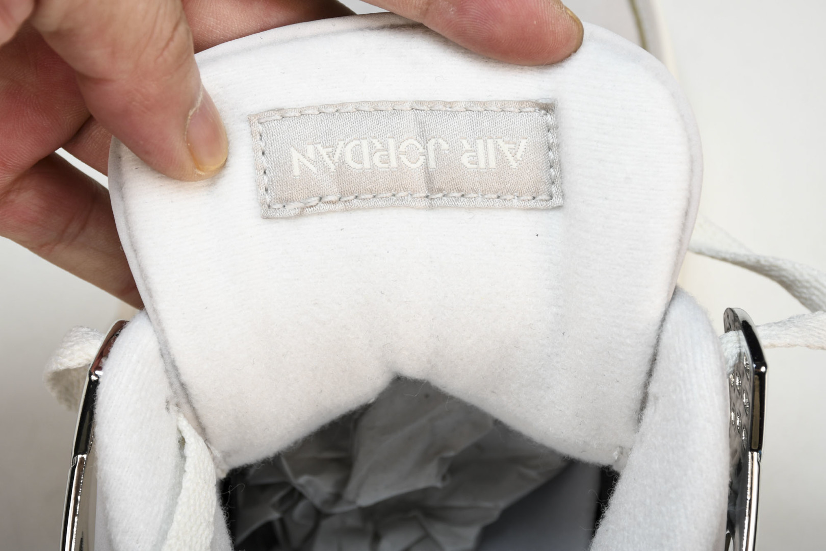 AJ4 尺码40.5-48.5

纯原版出品-Air Jordan 4  WMNS Frozen Mom