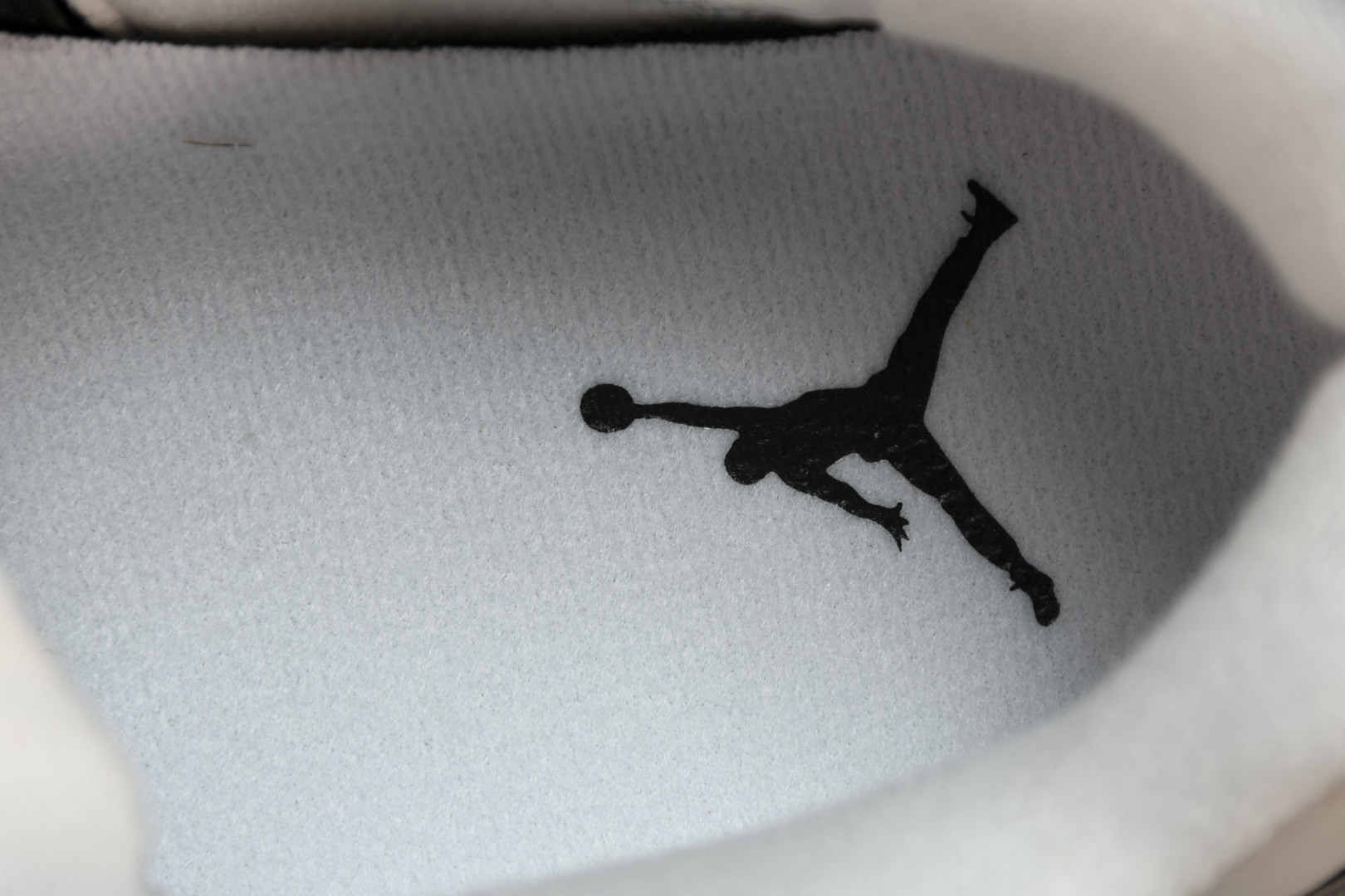 AJ4 尺码40.5-48.5

纯原版出品-Air Jordan 4  WMNS Frozen Mom