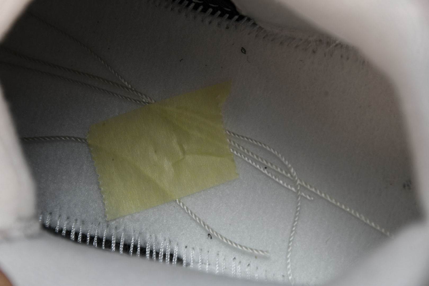 AJ4 尺码40.5-48.5

纯原版出品-Air Jordan 4  WMNS Frozen Mom