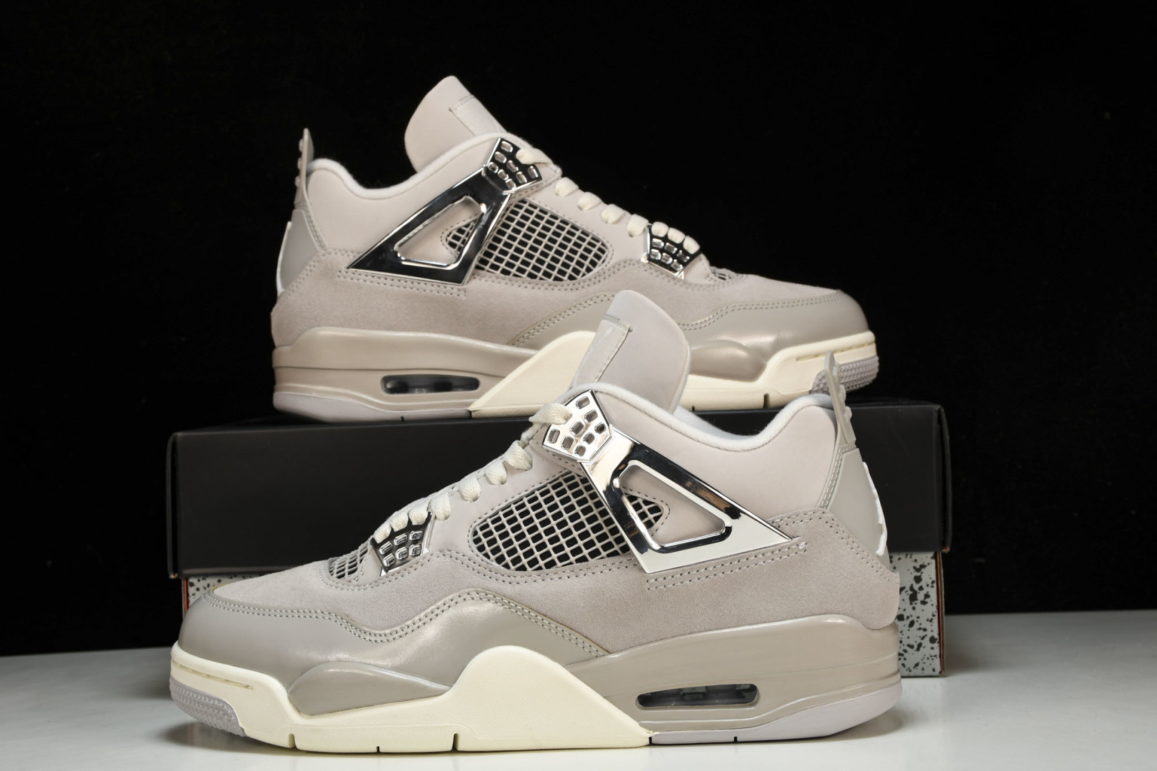 AJ4 尺码40.5-48.5

纯原版出品-Air Jordan 4  WMNS Frozen Mom