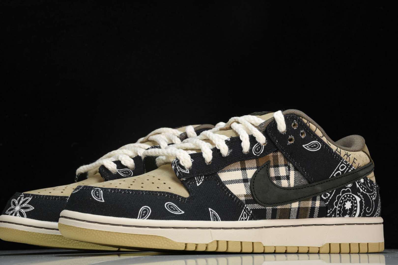 Dunk腰果花 尺码：36-47.5

纯原版出品-Travis Scott x Nike SB Dun