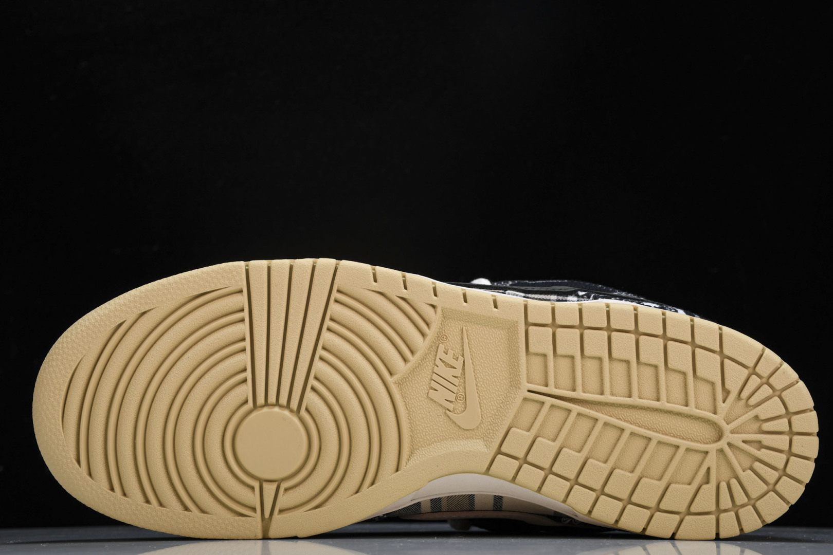 Dunk腰果花 尺码：36-47.5

纯原版出品-Travis Scott x Nike SB Dun