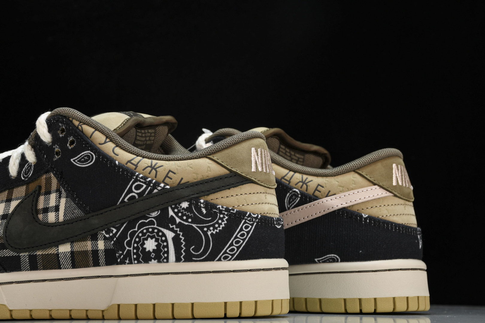 Dunk腰果花 尺码：36-47.5

纯原版出品-Travis Scott x Nike SB Dun