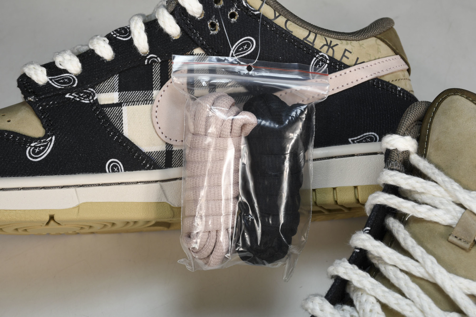 Dunk腰果花 尺码：36-47.5

纯原版出品-Travis Scott x Nike SB Dun