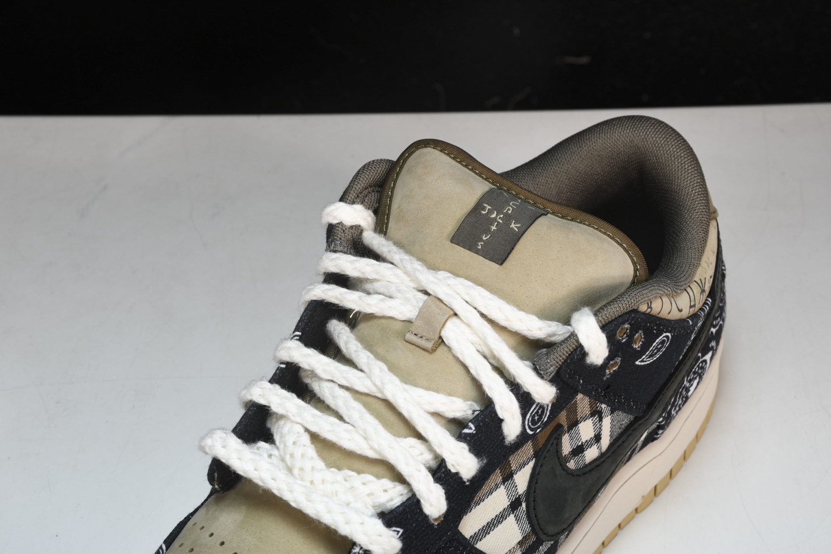 Dunk腰果花 尺码：36-47.5

纯原版出品-Travis Scott x Nike SB Dun